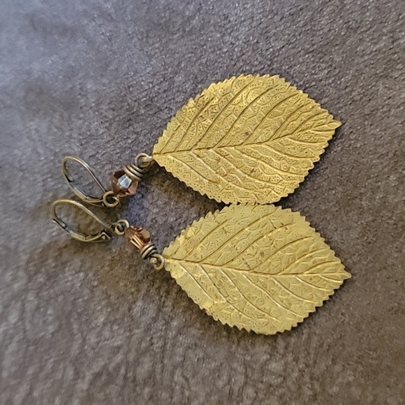 3/$30 VTG Bronze Autumn Leaf Dangle Leverback Hook Earrings - Picture 3 of 4